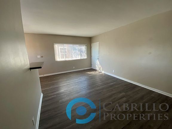 5th image of 4774 Mansfield St APT 5