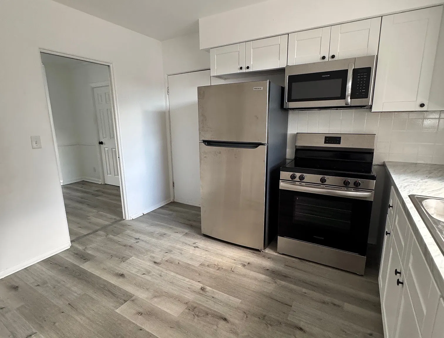 5452 Playa Way - 2 — Photo 3
