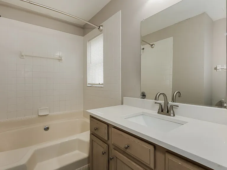13208 Sharondale Ct — Photo 12