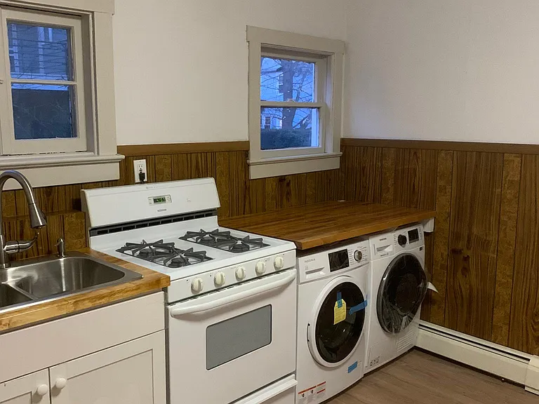 42 Humbert St #42 — Photo 8