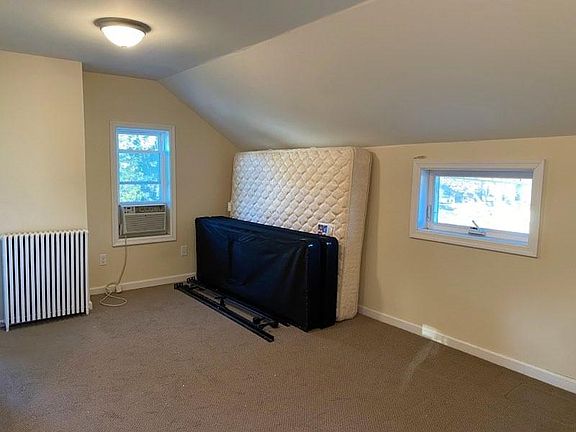 4th image of 462 Ocean Ave