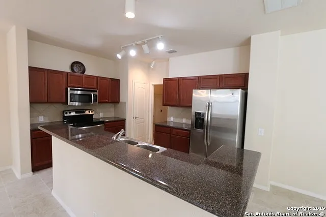 8507 Pecan Cross — Photo 3