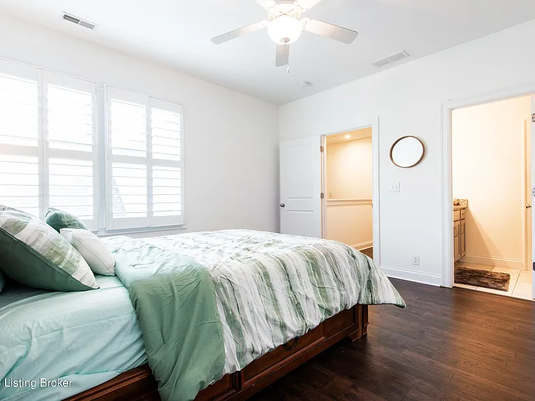 9507 Civic Way — Photo 35