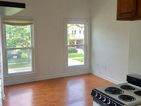 4th image of 213 N Hamilton St APT 6