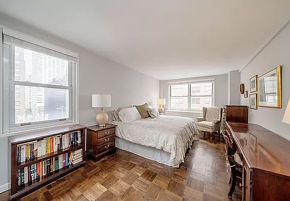 4th image of 310 E 51st St #9E