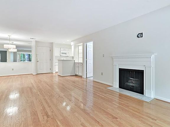 3rd image of 25110 Plantation Dr NE