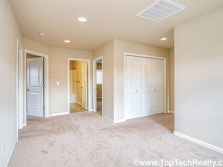 7226 NW Abigail Ter — Photo 19