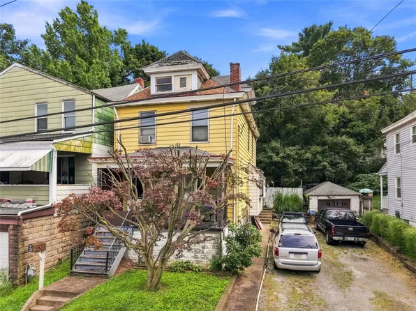 330 Woodward Ave, Mc Kees Rocks, PA 15136