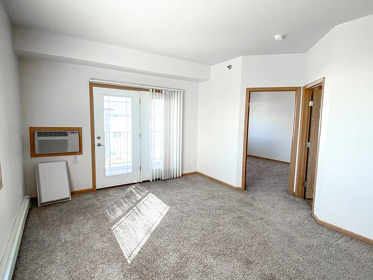 Amber Pointe Apartments — Photo 6