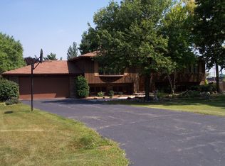 401 Bob O Link Dr, Bloomingdale, IL 60108