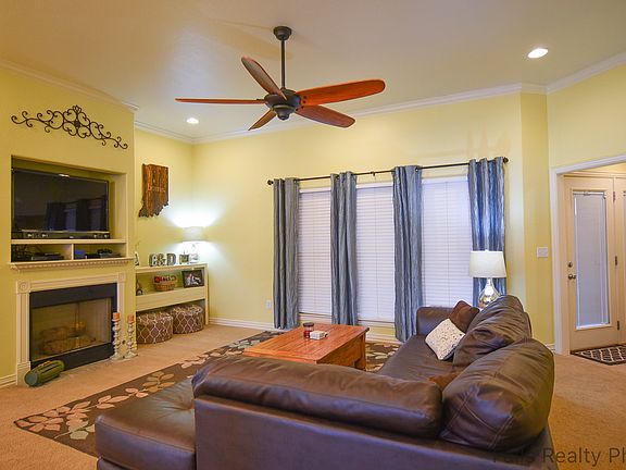 4th image of 1005 E Texas Ave