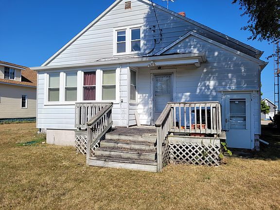 2nd image of 419 S Lake St