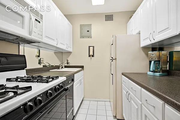 Sold by Compass | media 23