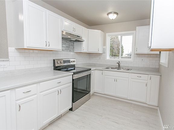 2nd image of 555 S 10th Ave