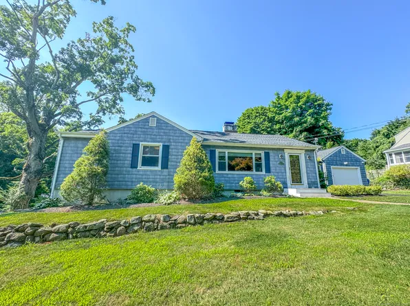 105 Jackson Road, Hamden, CT 06517