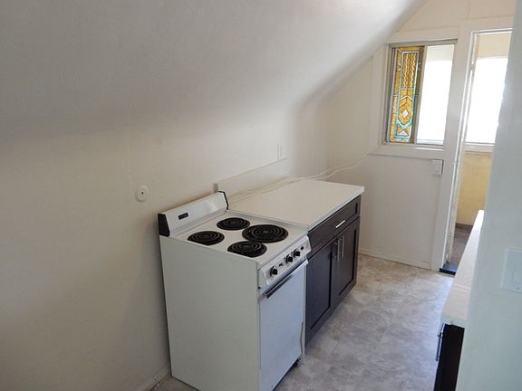 2nd image of 1078 W Chase Ave