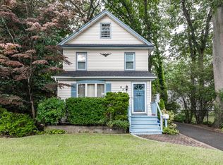 83 Driscoll Ave, Rockville Centre, NY 11570