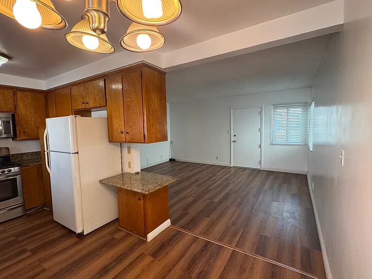 212 E Tamarack Ave #6 — Photo 24
