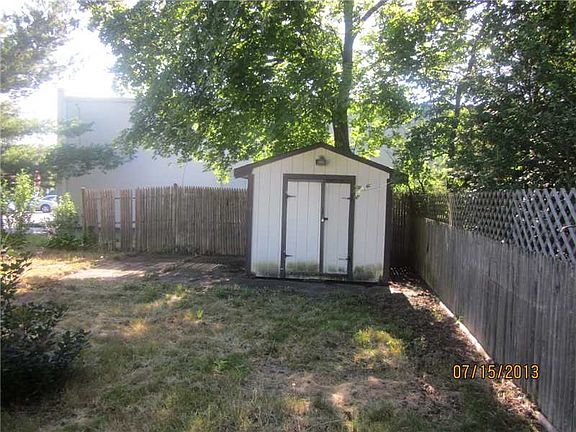 3rd image of 24 Hoxsie Ave