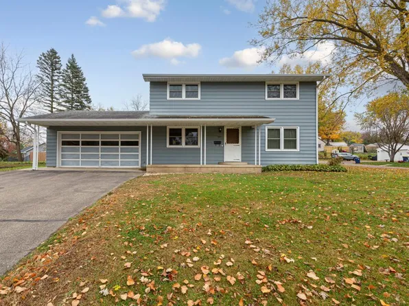 453 11th St SW, Faribault, MN 55021