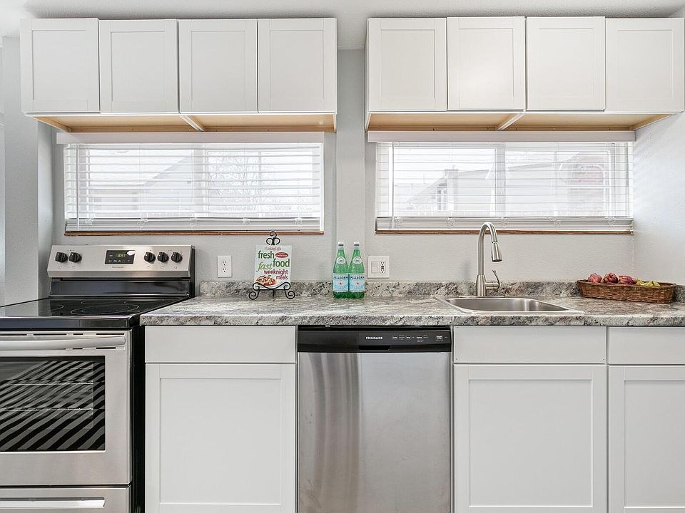 Kitchen View, Stainless Steel Stove/Range, Dishwasher, Sink, Cabinets
