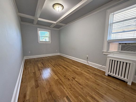 5th image of 124 Burnside Ave Floor 2