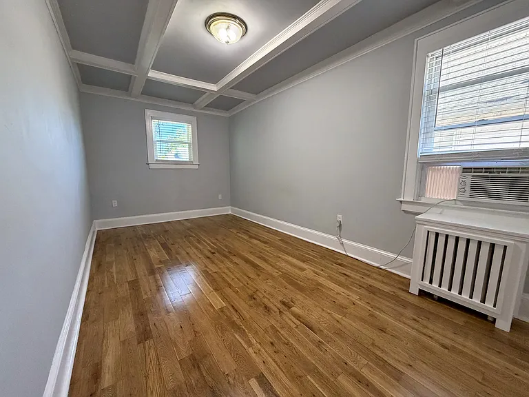 124 Burnside Ave #2 — Photo 5