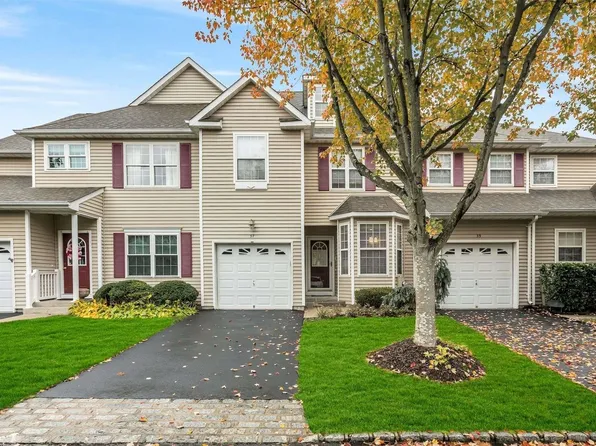 37 Snowdance Lane #37, Nesconset, NY 11767