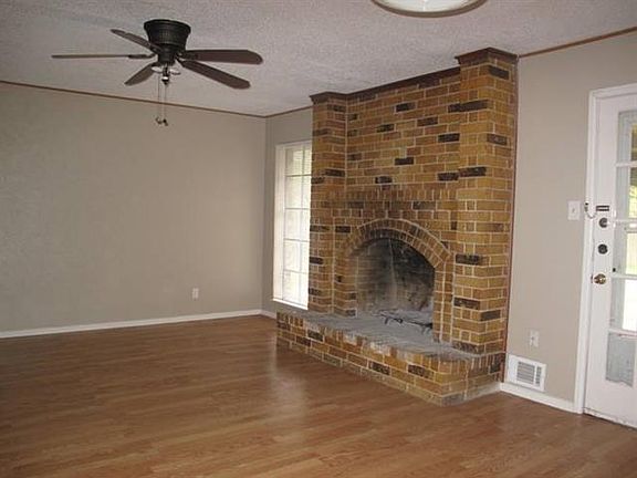 5th image of 328 Meadowcreek Ln