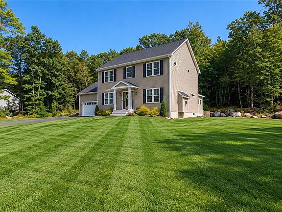 3rd image of 45 Hopkinton Hill Rd