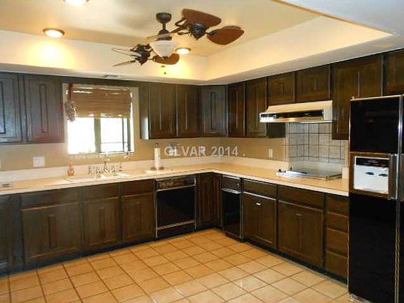 3rd image of 1300 Eaton Dr