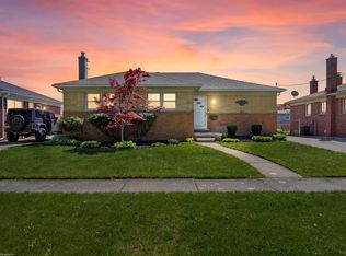 22458 E Ten Mile Rd, Saint Clair Shores, MI 48080