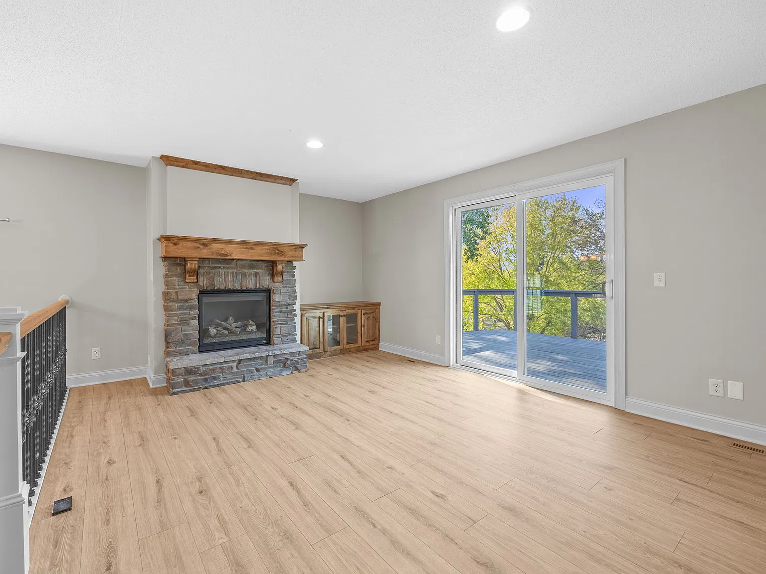 4 bed, 1600 sqft, $2,995 — Photo 4