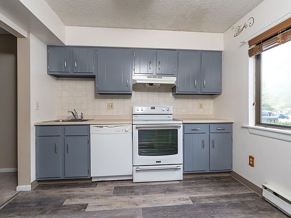 4th image of 128 Point Of Woods Dr