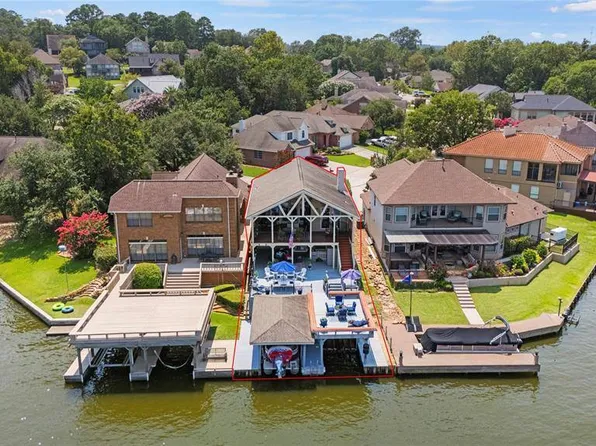 132 Harbour Town Cir, Montgomery, TX 77356