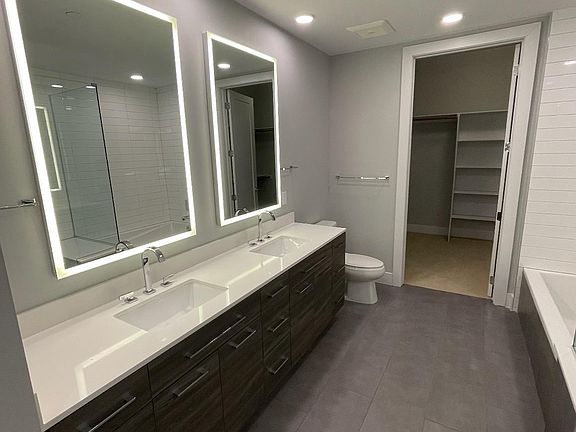 5th image of 341 S Colorado Blvd #812