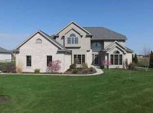 2792 Stonefence Dr, Perrysburg, OH 43551