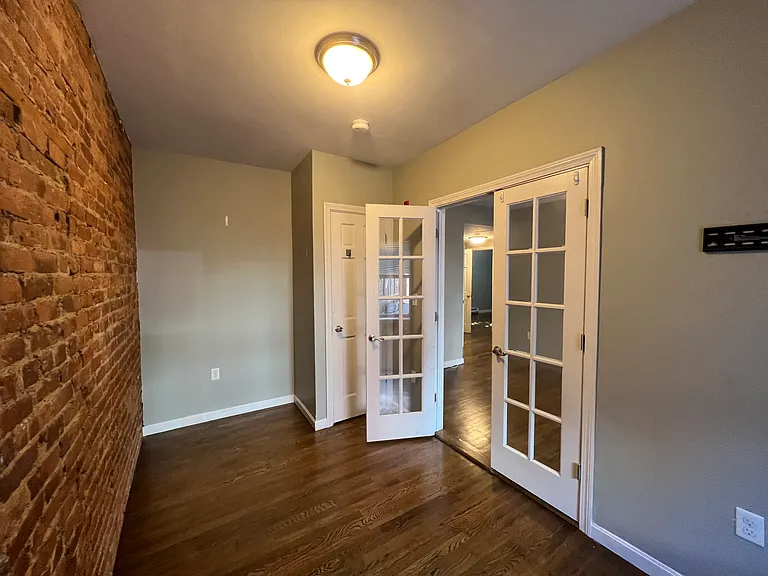 4 Michelangelo St #2 — Photo 16