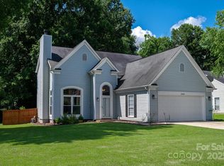 14130 Misty Brook Ln, Charlotte, NC 28273