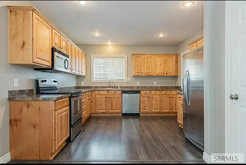 594 J St Photo 1