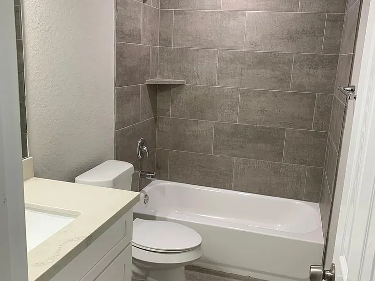 249 Owens St #A — Photo 3