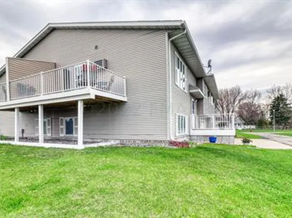 19 Prairiewood Xing S, Fargo, ND 58103