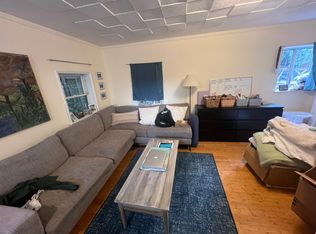 6027 Ross St #1, Oakland, CA 94618