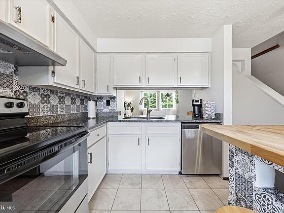 5th image of 3 Valley Park Ct