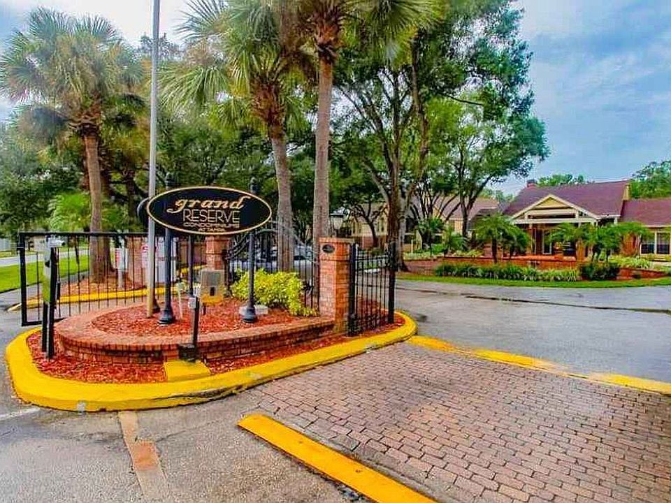 Gated entry into community 