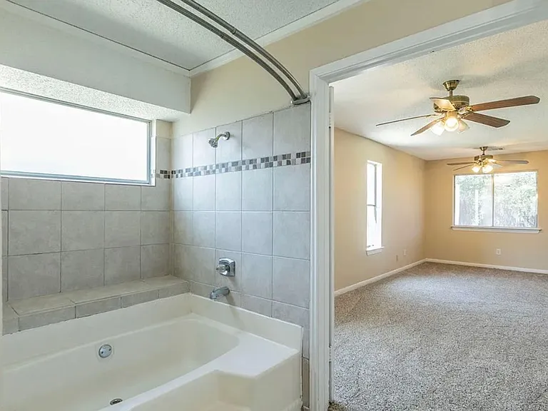 802 Antelope Trl — Photo 9