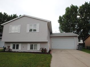 1922 20th Ave S, Moorhead, MN 56560