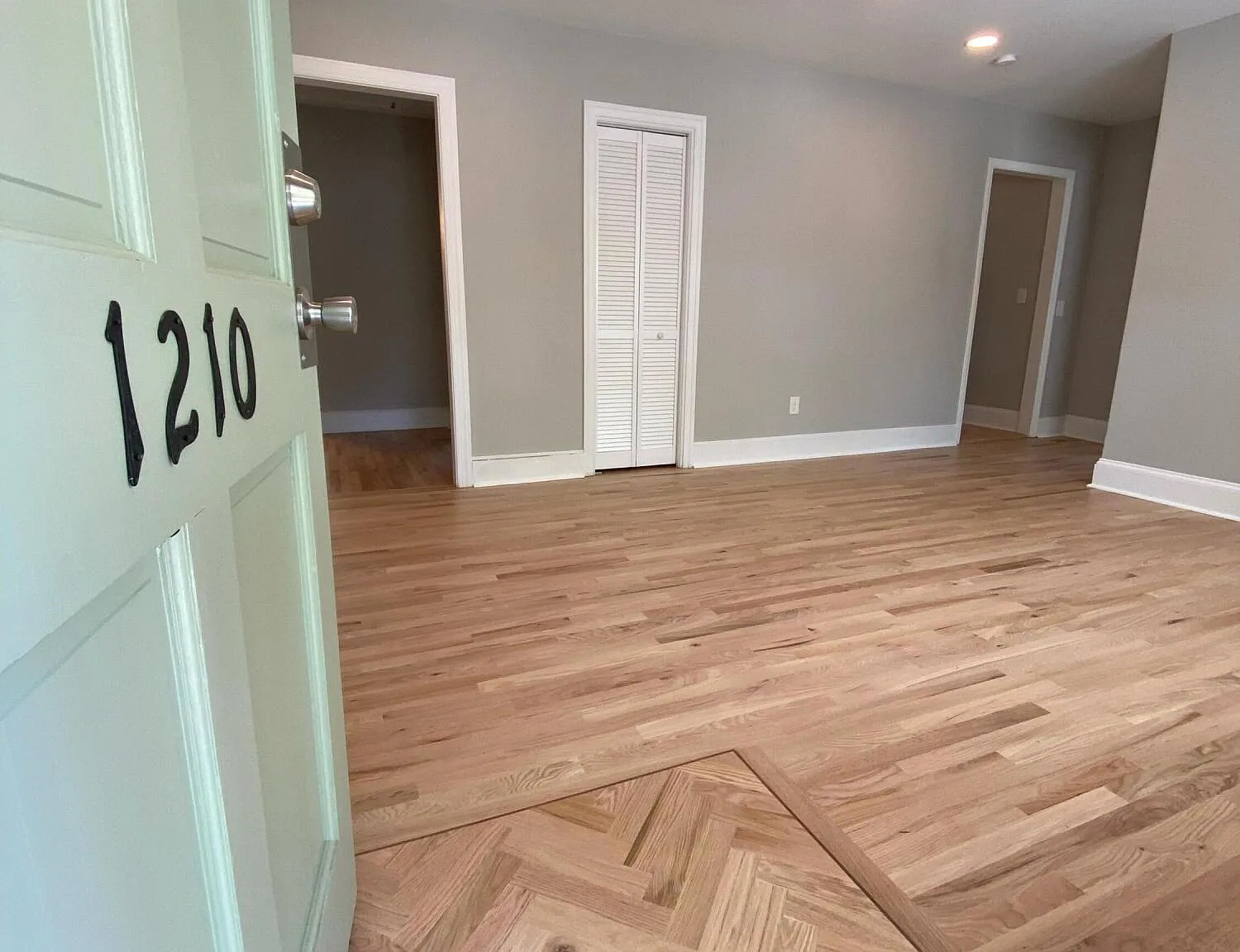 3 bed, 1.0 bath, 1195 sqft, $1,800 — Photo 4