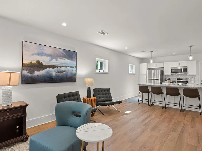 636 Francis Pl NW #B — Photo 10