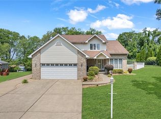 626 Hemlock Rd, Coraopolis, PA 15108